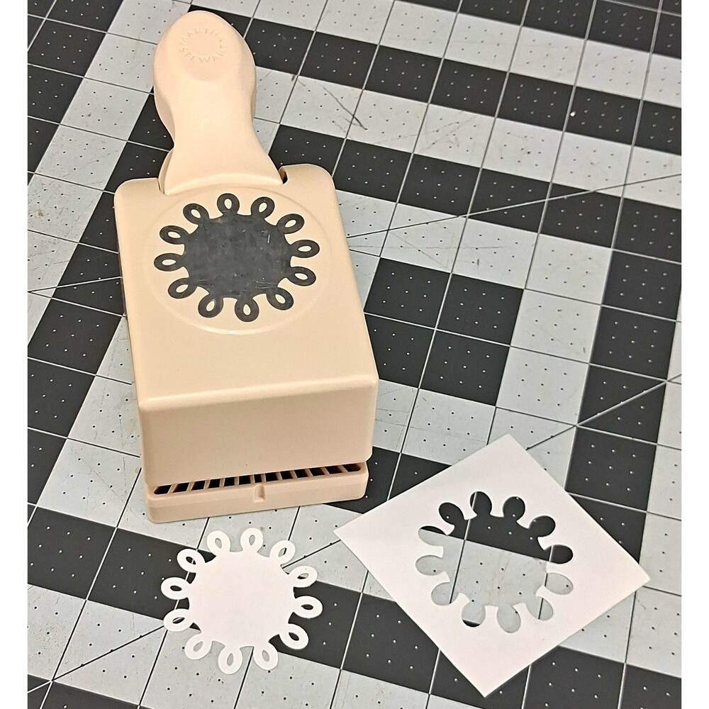 Martha Stewart Crafts Lace Circle Paper Craft Punch Decorative Round Loop Edge